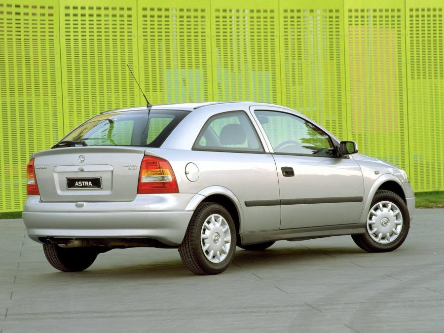  Holden Astra 3-Door 1998 года  (фото 3 из 6)
